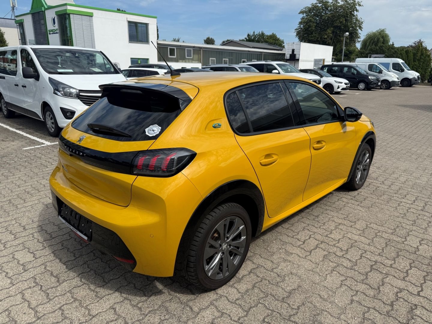 Fahrzeugabbildung Peugeot 208 -e Allure Pack SHZ+Kamera+11KW Schnelllader