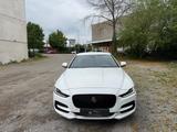 Jaguar XE SE AWD  Navi 204PS Kamera 1.HAND - Jaguar mit Diesel-Antrieb