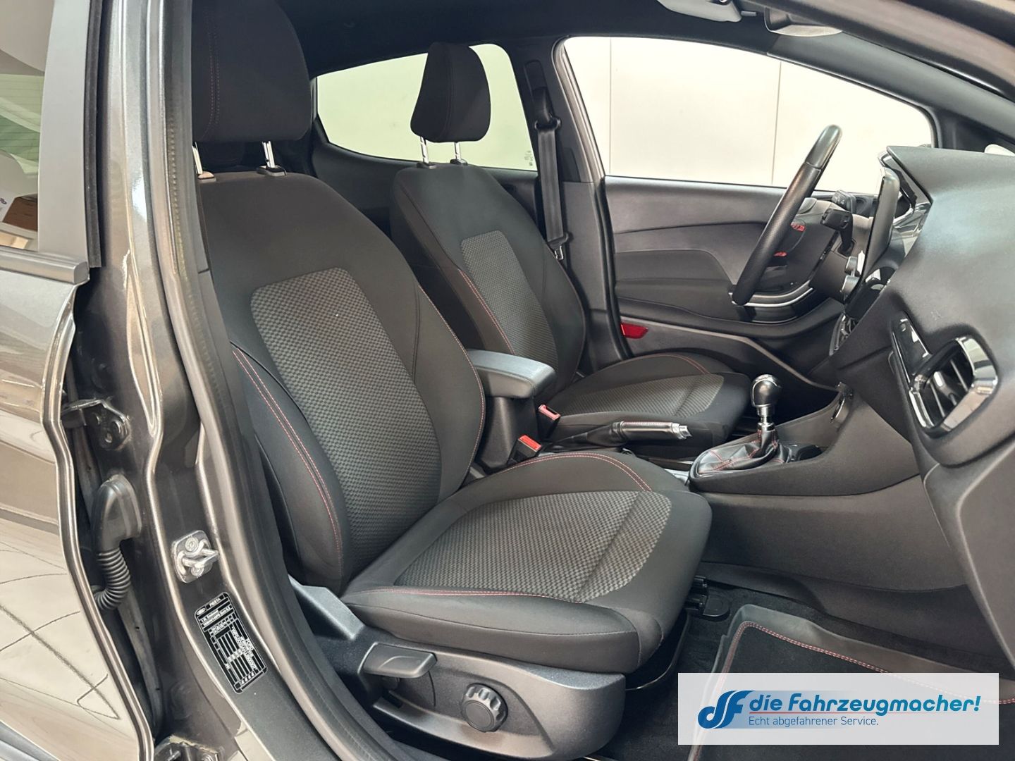 Fahrzeugabbildung Ford Fiesta ST-Line Navi Soundsystem B & O LED Apple