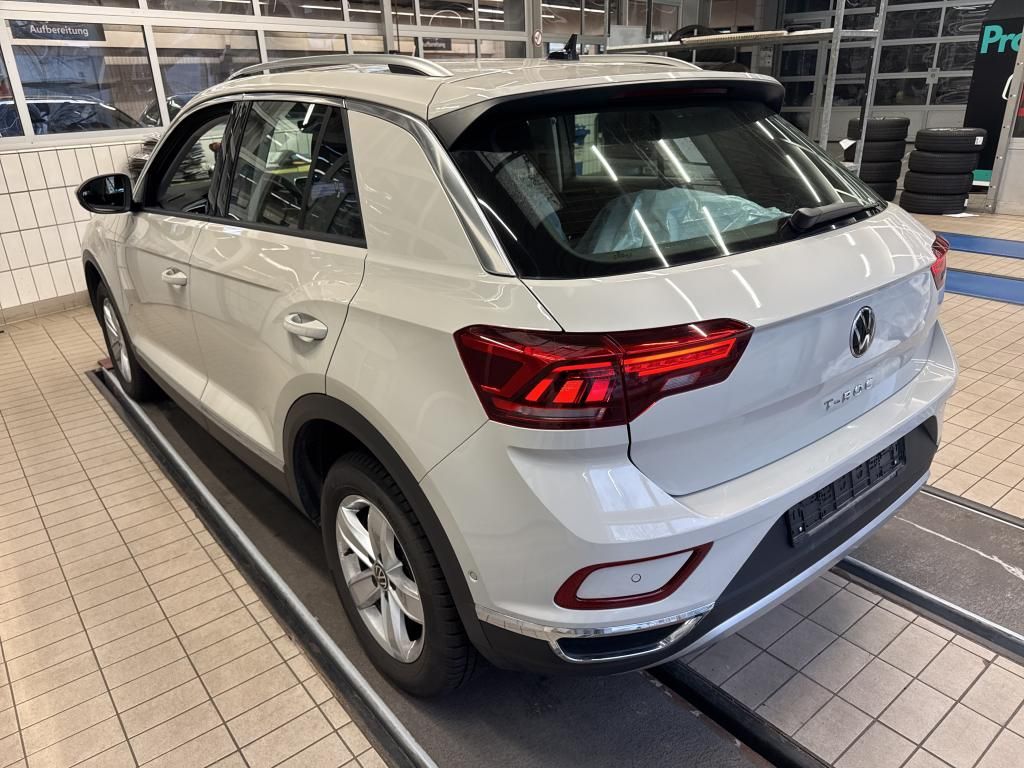 Fahrzeugabbildung Volkswagen T-Roc TSI Style DSG LEDplus AHK Navi AID ACC RFK