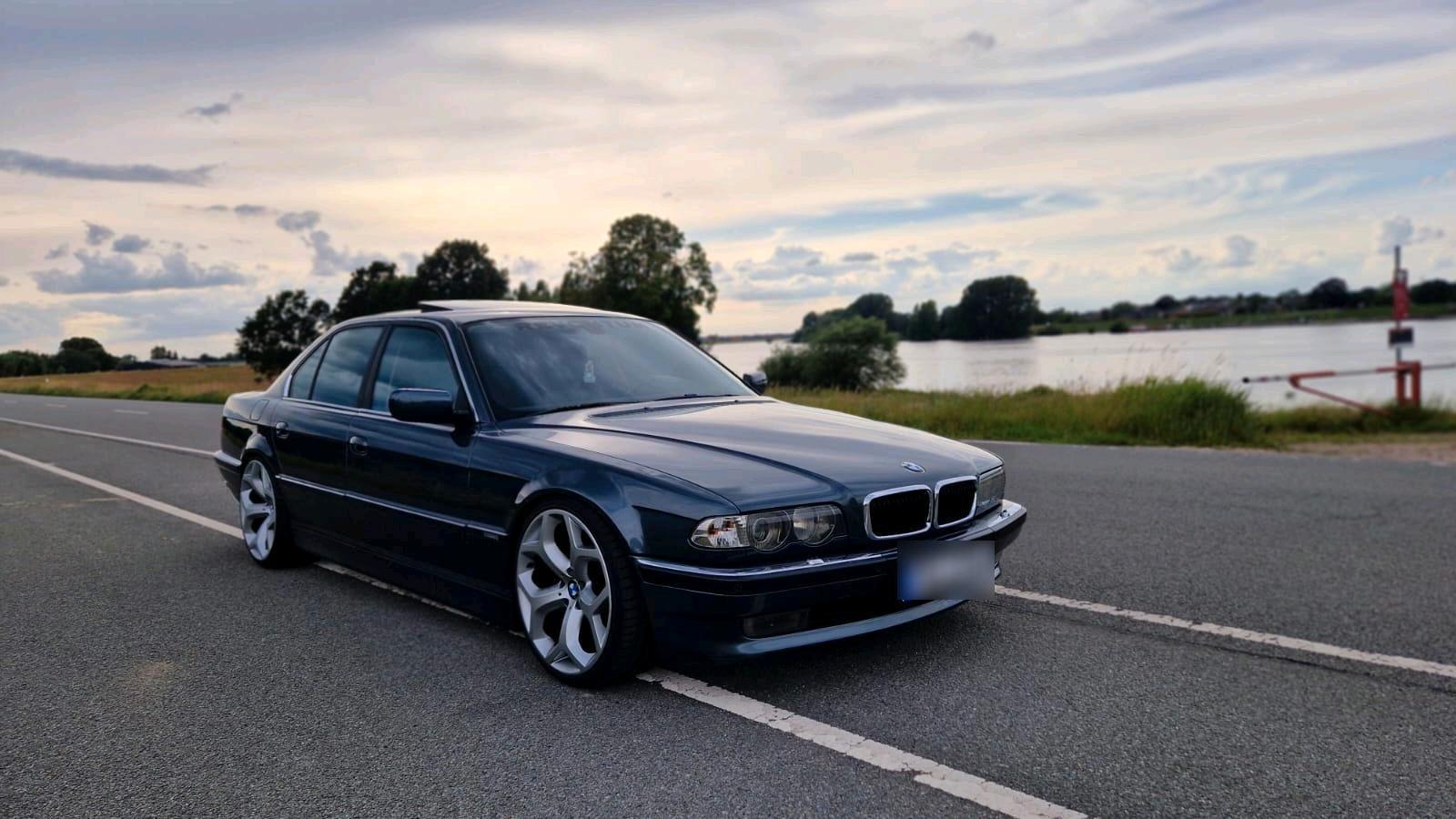 BMW 735