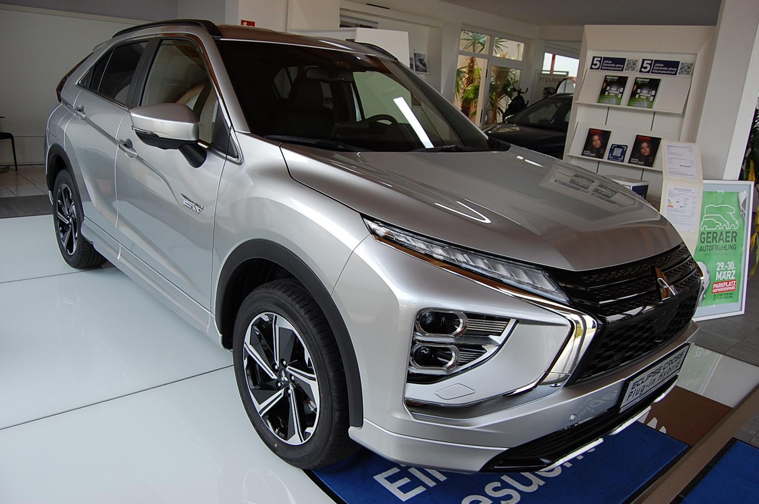 Mitsubishi Eclipse Cross Plus Select Hybrid 4WD