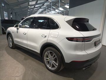 Porsche Cayenne - 4