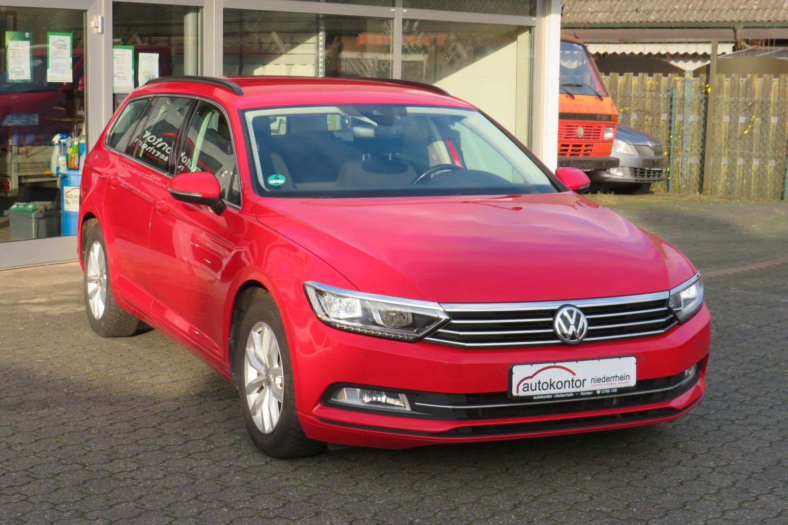 Fahrzeugabbildung Volkswagen Comfortline ACC LED KAMERA AHK NAVI APP-CONNECT