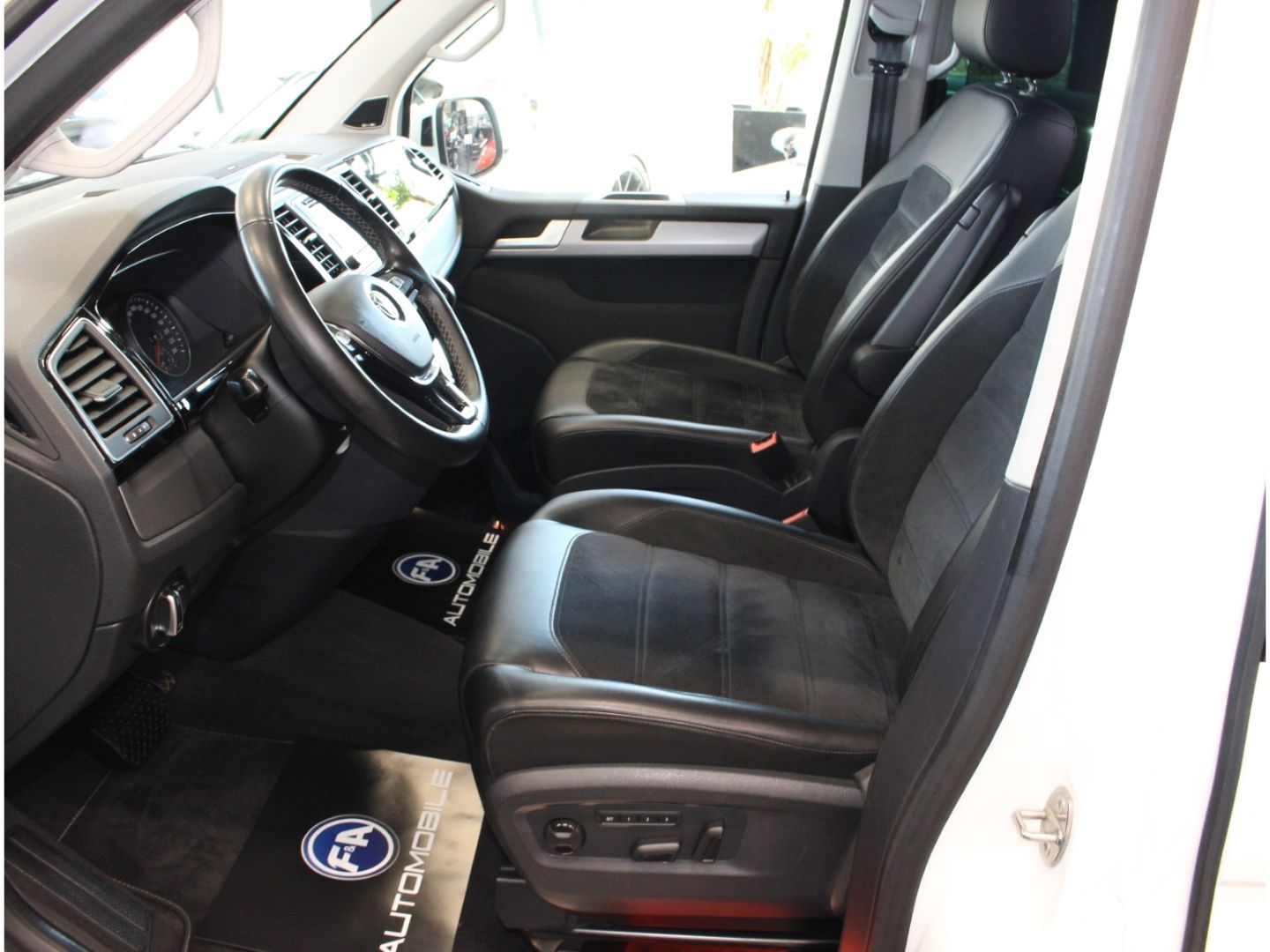 Fahrzeugabbildung Volkswagen T6 Multivan Bus Generation Six 4Motion 2.0 TDI