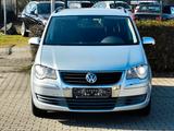 Volkswagen Touran 1,6 United 7 Sitzer - Volkswagen Touran aus 2008: United