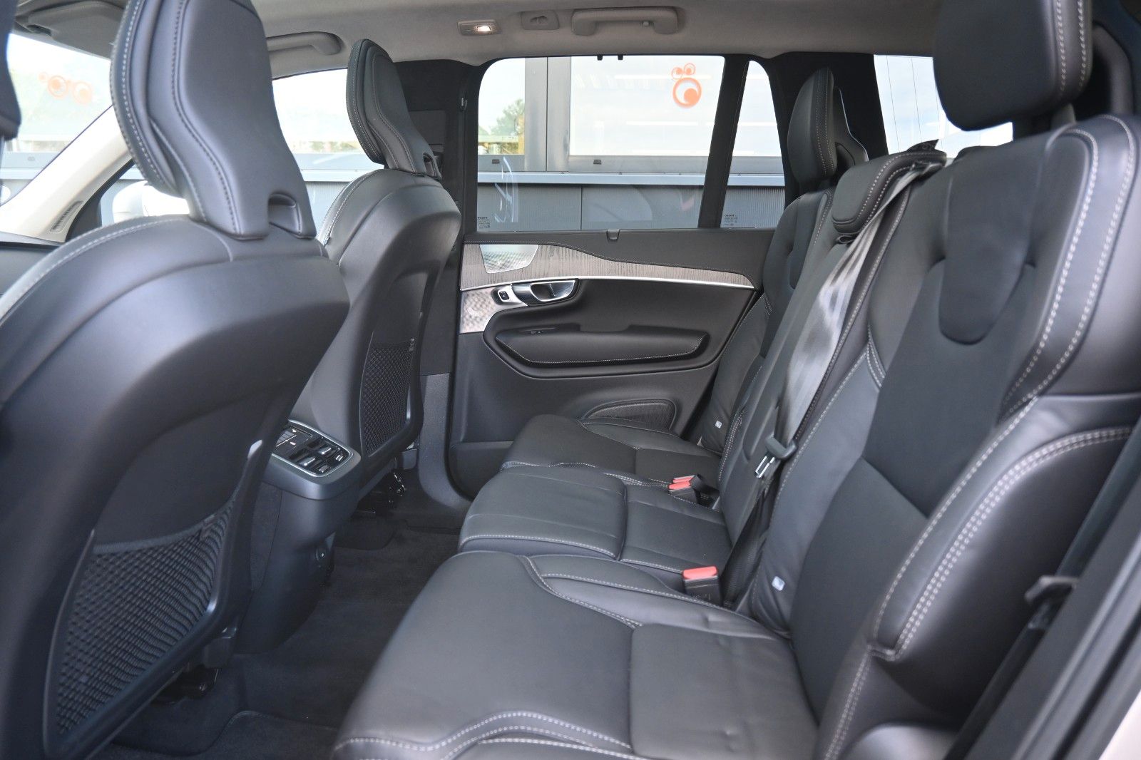 Fahrzeugabbildung Volvo XC90 B5D AWD Ultimate Bright*LED*PANO*STHZ*B&W*