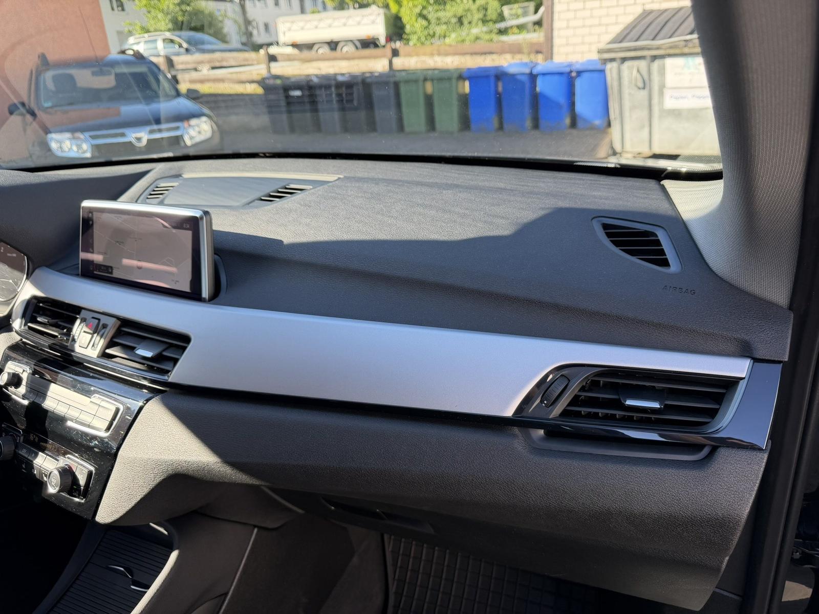 BMW X1 sDrive18i Advantage AHK Navi LED Sport SHZ PD, миниатюра 18