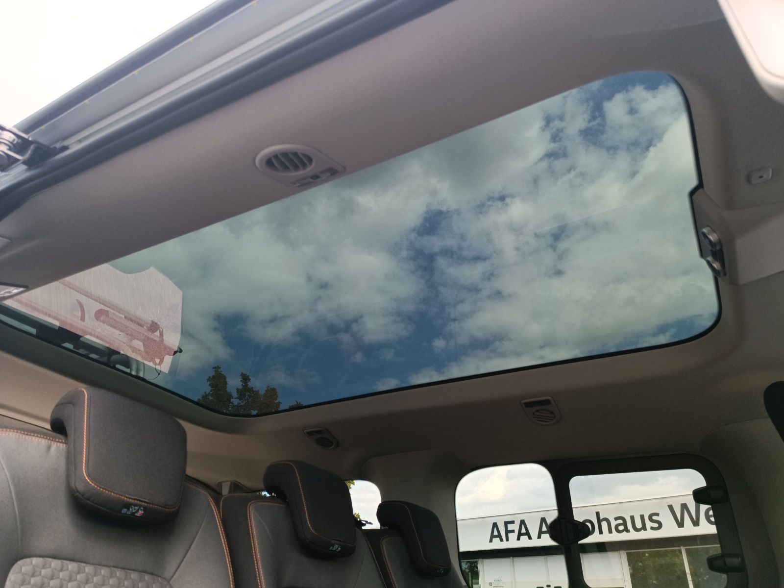 Volkswagen T7 Caravelle - Bild 20