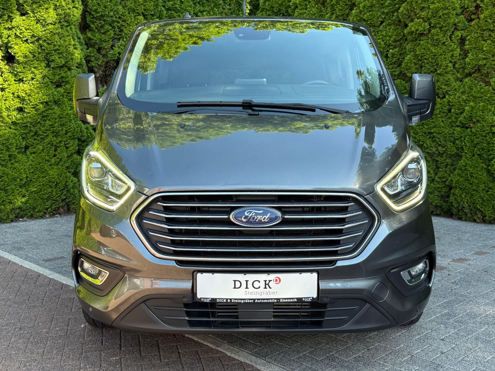 Fahrzeugabbildung Ford Tourneo Custom 320 Aut. L2 BI-XEN+SHZ+CARPLAY+8S