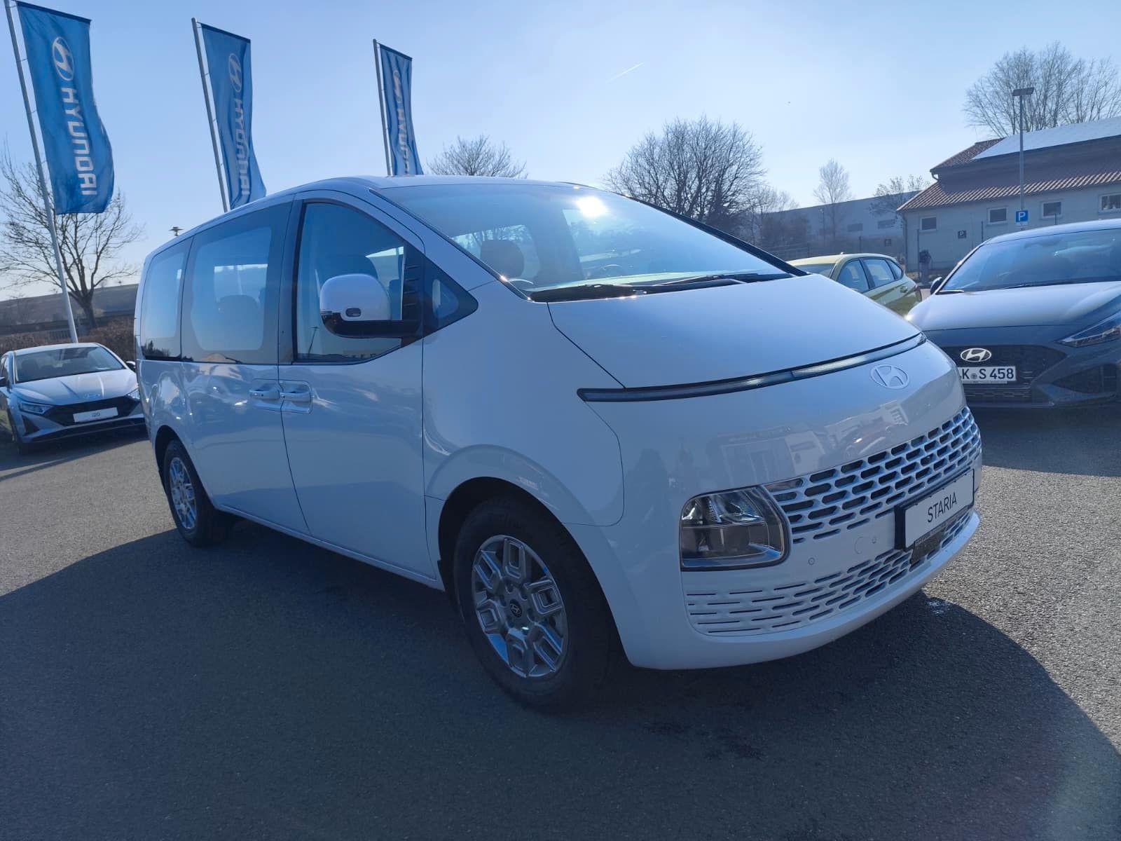 Hyundai STARIA HEV 1.6 T-GDI A/T 2WD Shuttle-/Parkpak. imagem 2