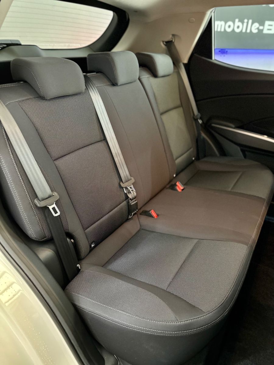 Fahrzeugabbildung Ssangyong Tivoli Quartz 1,5P 2WD AUT*Navi*LED*Klima*Sommer