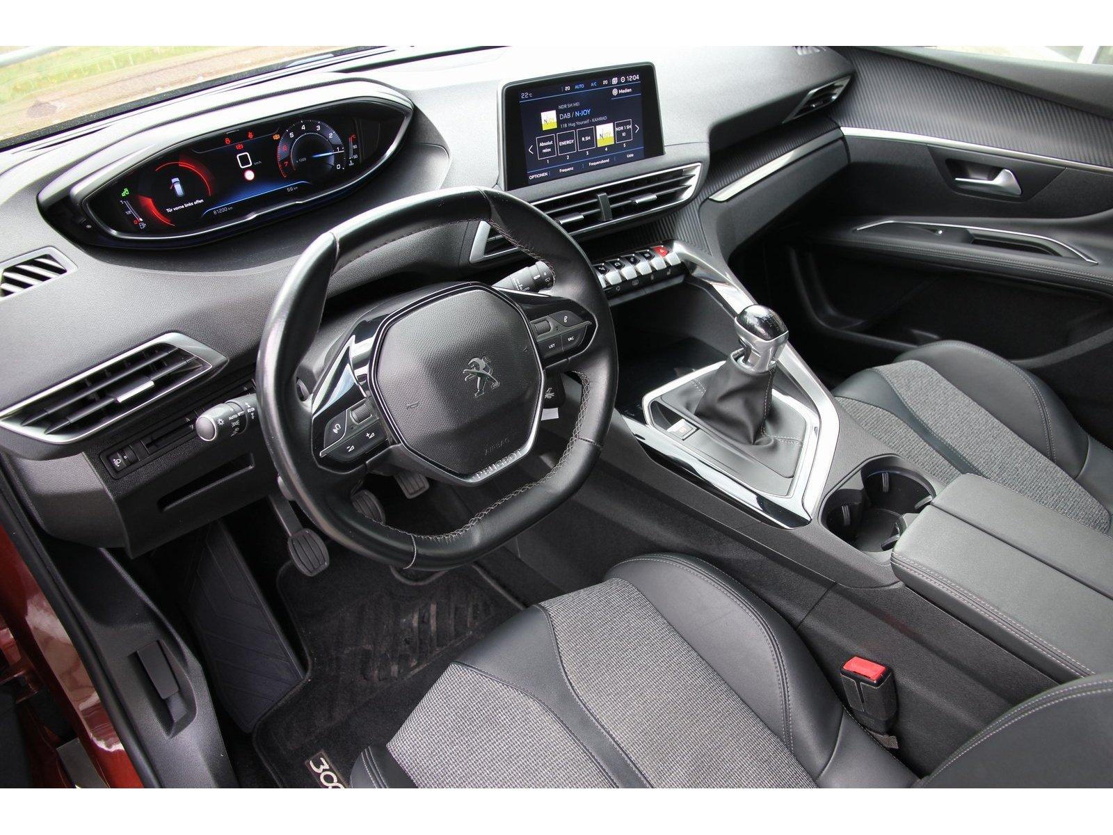 Peugeot 3008 Allure PT 130 Pano Carplay Navi Klima SHZ