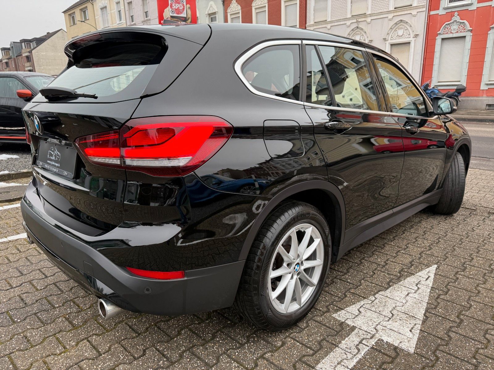 Fahrzeugabbildung BMW X1 Baureihe X1 xDrive 18 d NAVI PROF LED AHK DAB