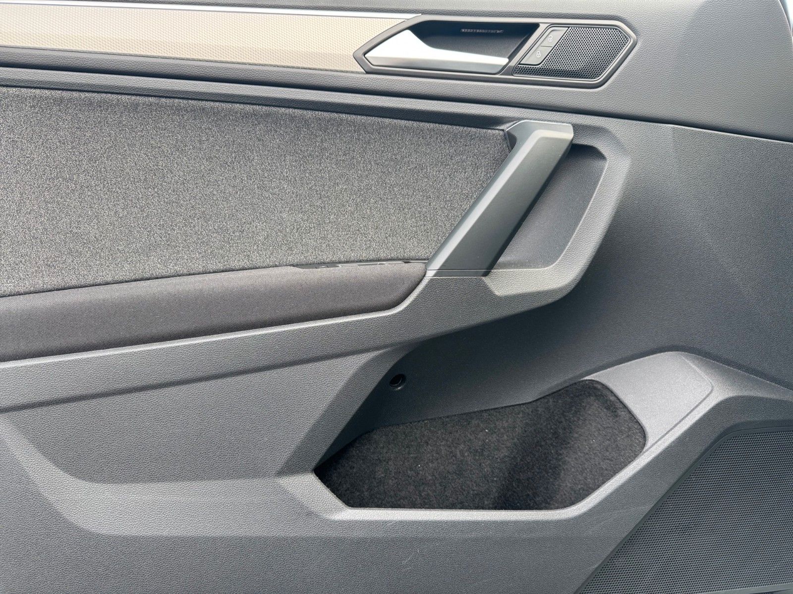 Fahrzeugabbildung Volkswagen Tiguan Life MOVE 1.5 TSI