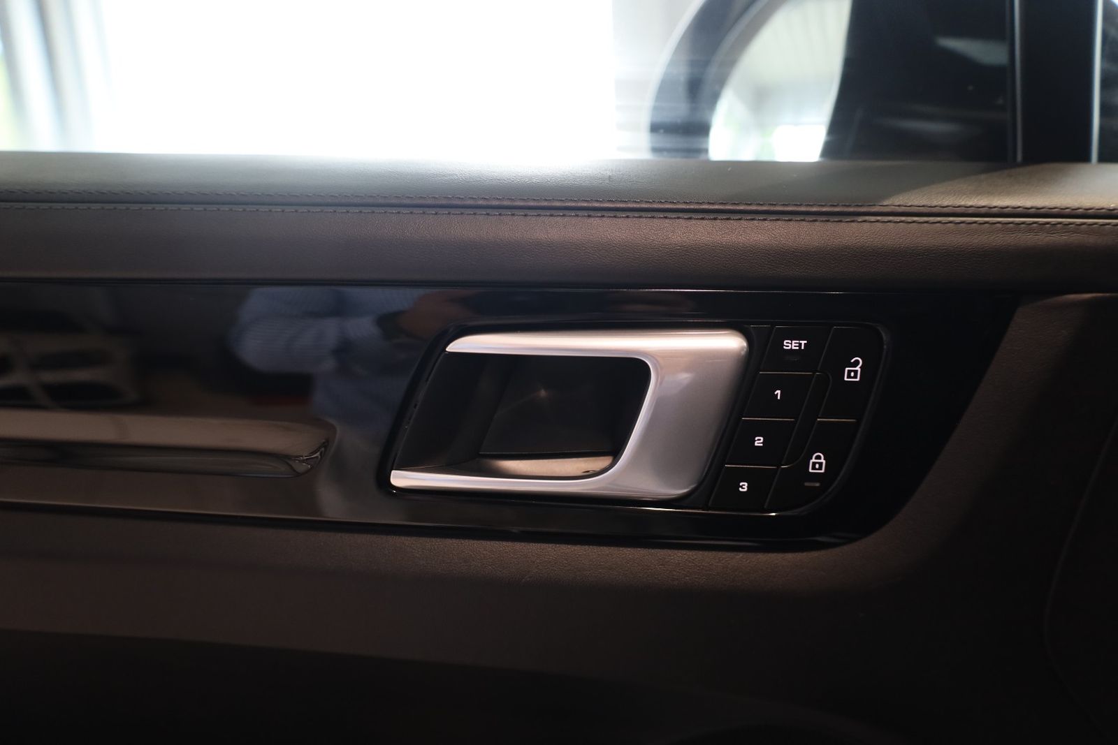 Porsche Cayenne E-Hybrid Platinum Edition foto 16