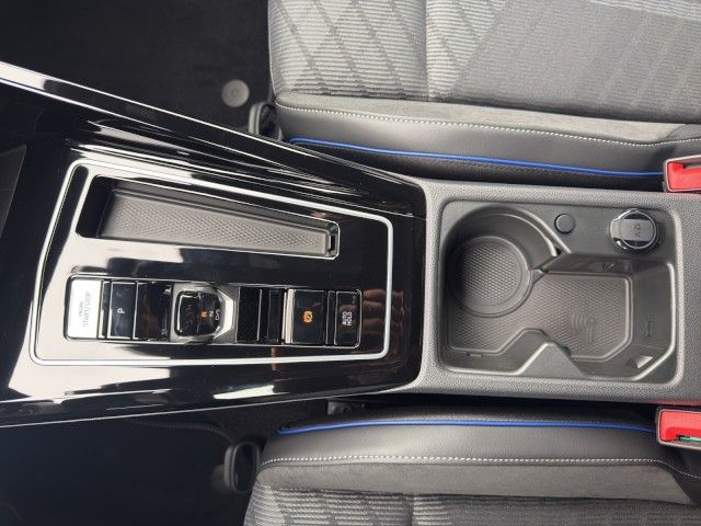 Golf R-Line 1.5 l eTSI DSG NAVI+WR+AREAVIEW+LED+