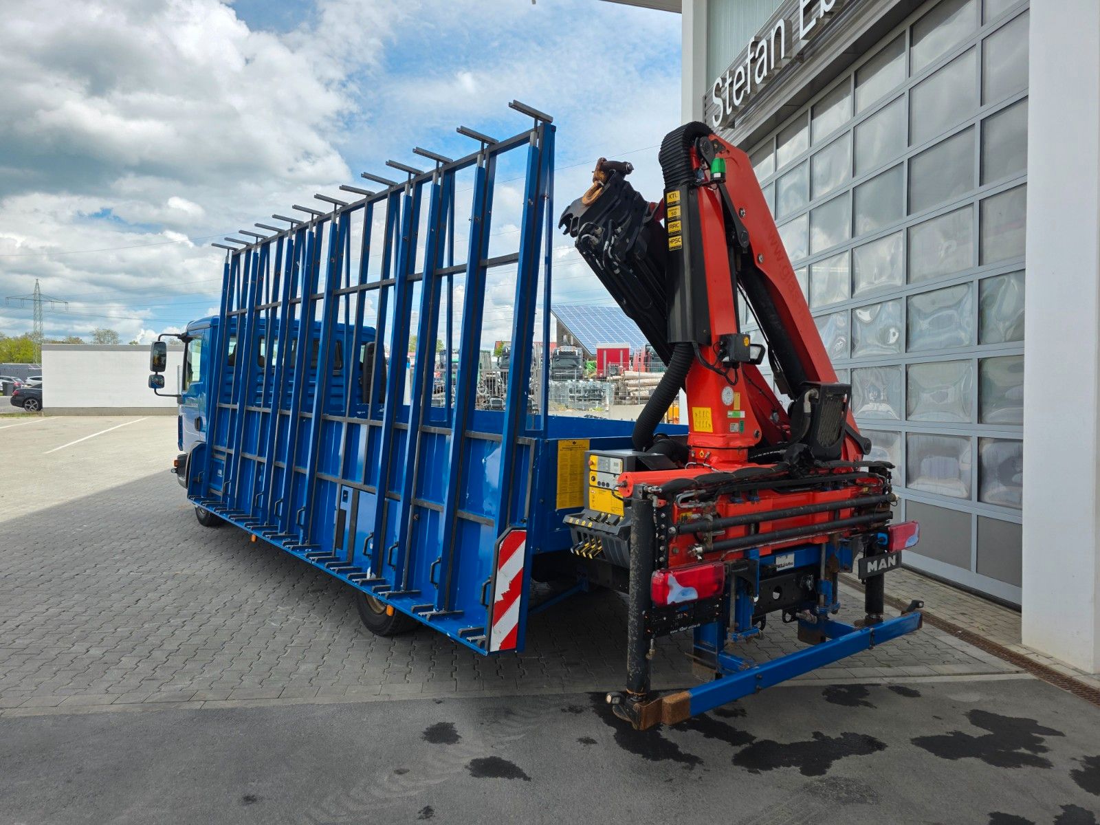 Fahrzeugabbildung MAN TGL 12.250 BL Glasreff Palfinger PK 9002EH Funk