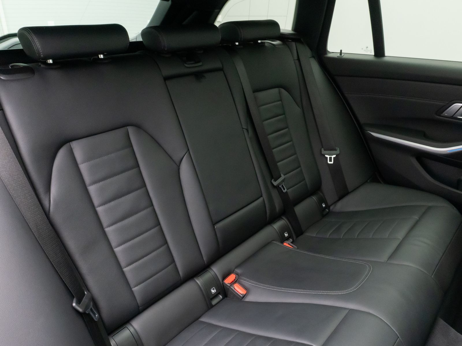 Fahrzeugabbildung BMW 330e M Sport Panorama Laser Kamera HUD DAB HiFi