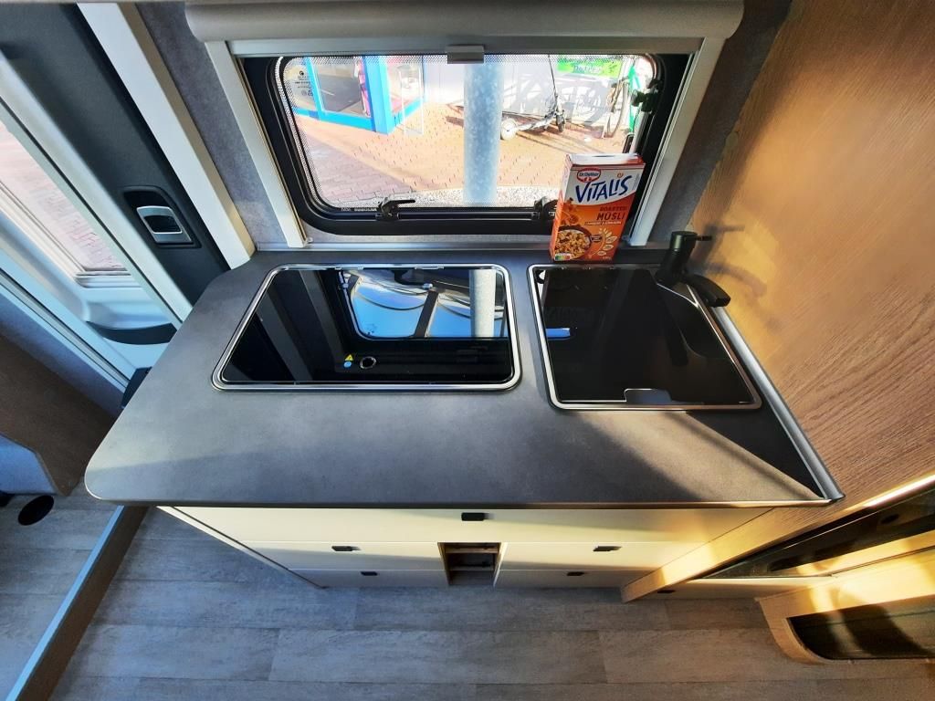 Fahrzeugabbildung ROADFANS C 680 GE by Hobby 12.446 € sparen
