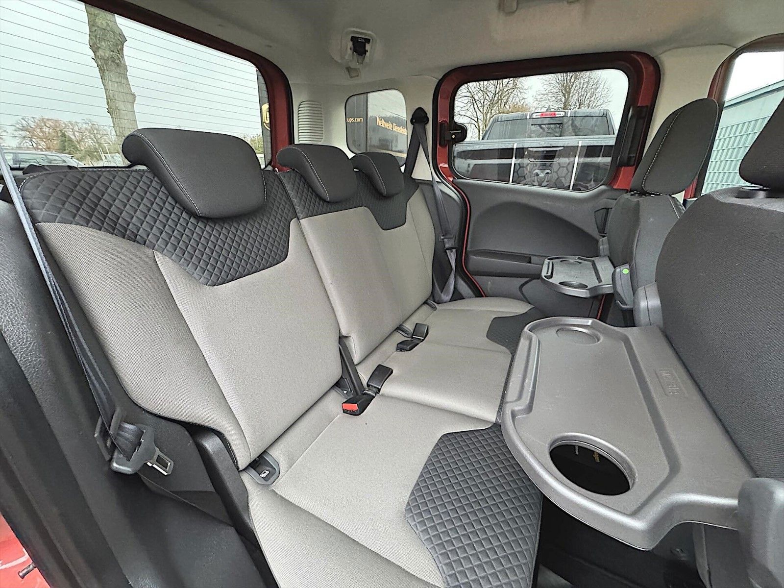 Fahrzeugabbildung Ford Tourneo Courier Titanium *Tempomat*Sitzheizung*