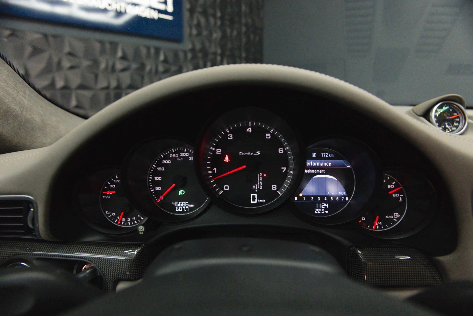 Fahrzeugabbildung Porsche 991 911 Turbo S Coupe Chrono+ | Ceramic | Carbon