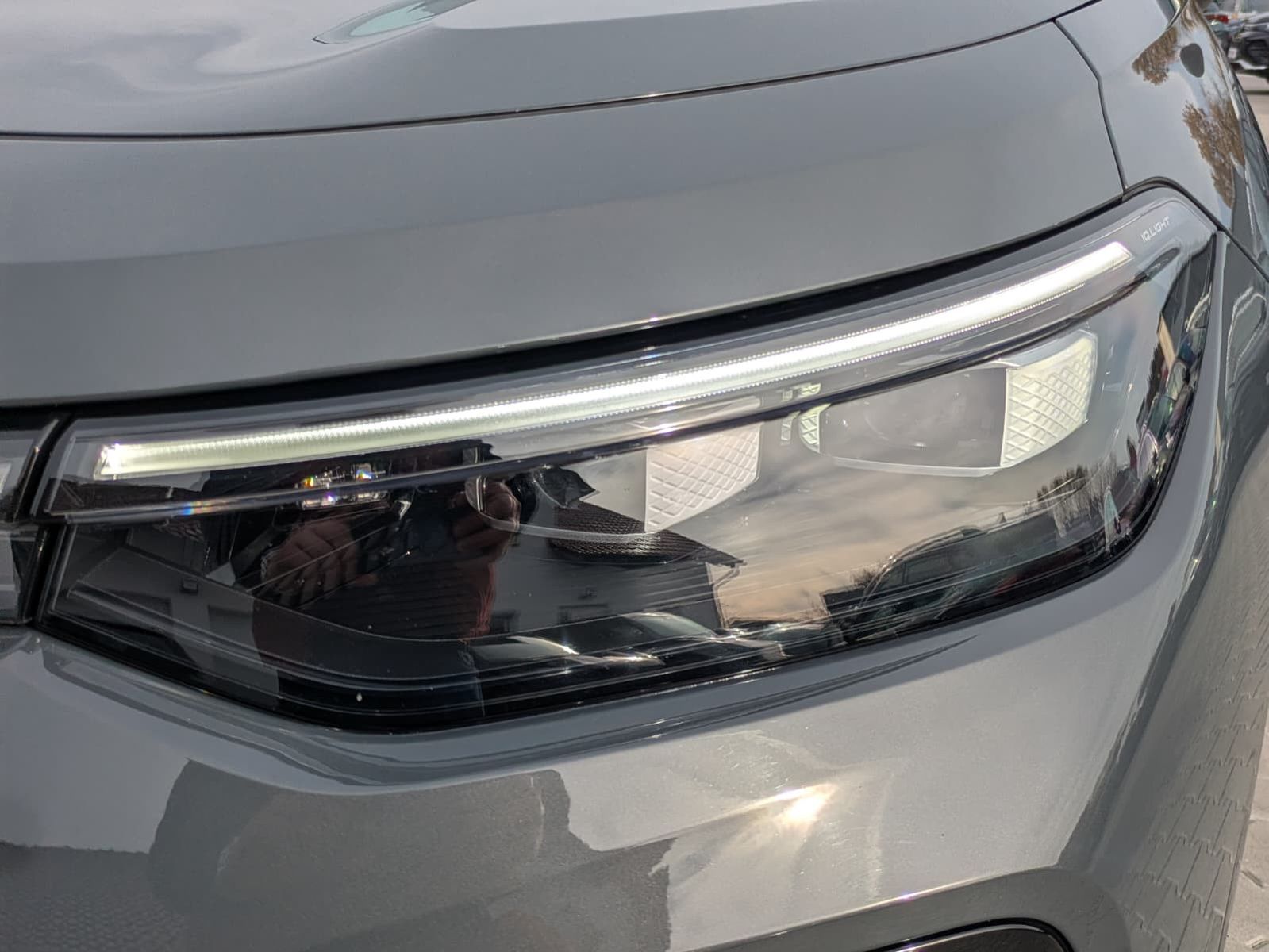 Fahrzeugabbildung Volkswagen Tayron 2.0 TDI 4M R-Line 7Si*MATRIX*AHK*PANO*HUD