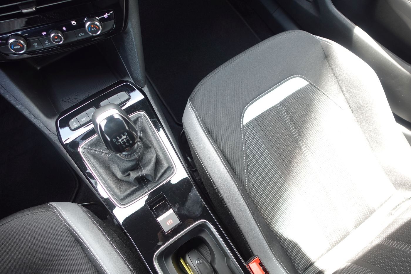 Fahrzeugabbildung Opel Mokka 1.2 Turbo GS KlimaA,LED,SHZ,Kam.,PDC