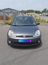 Ford Fiesta 1,6 Ghia - Ford Fiesta aus 2003: Ghia