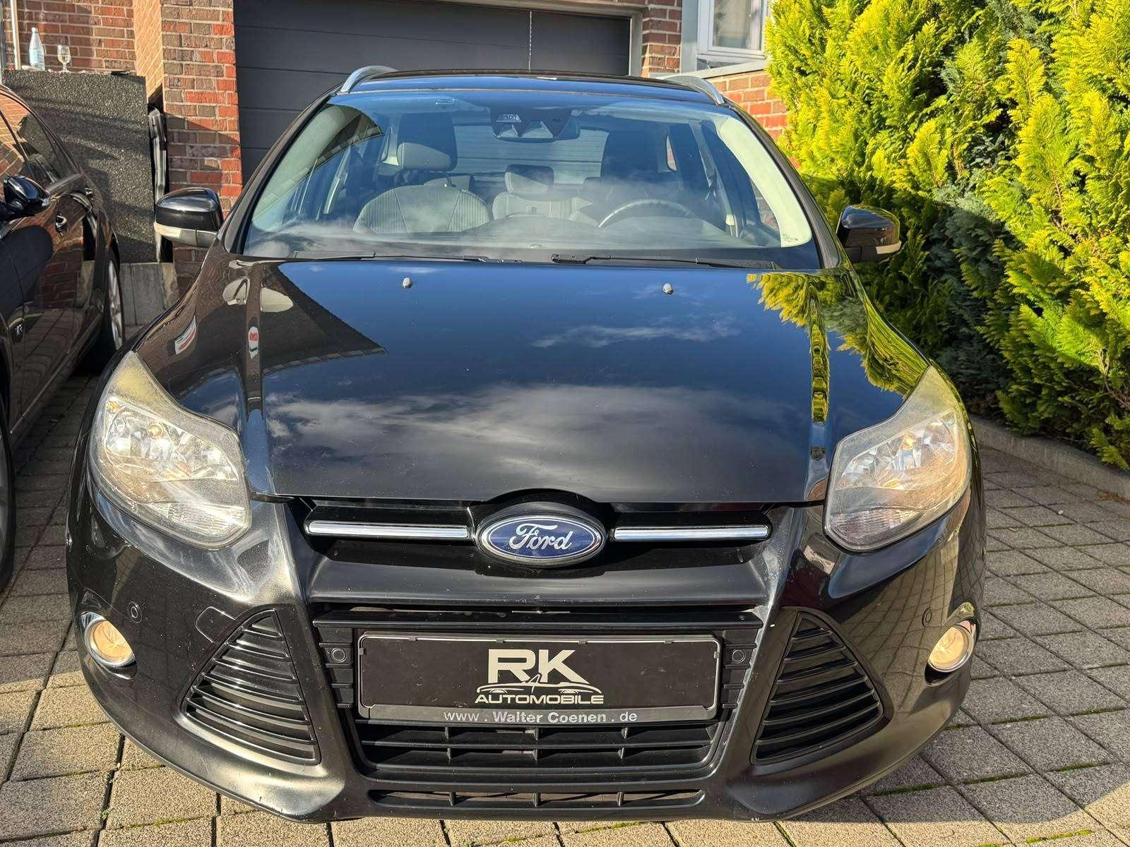 Ford Focus 2013 — rear view