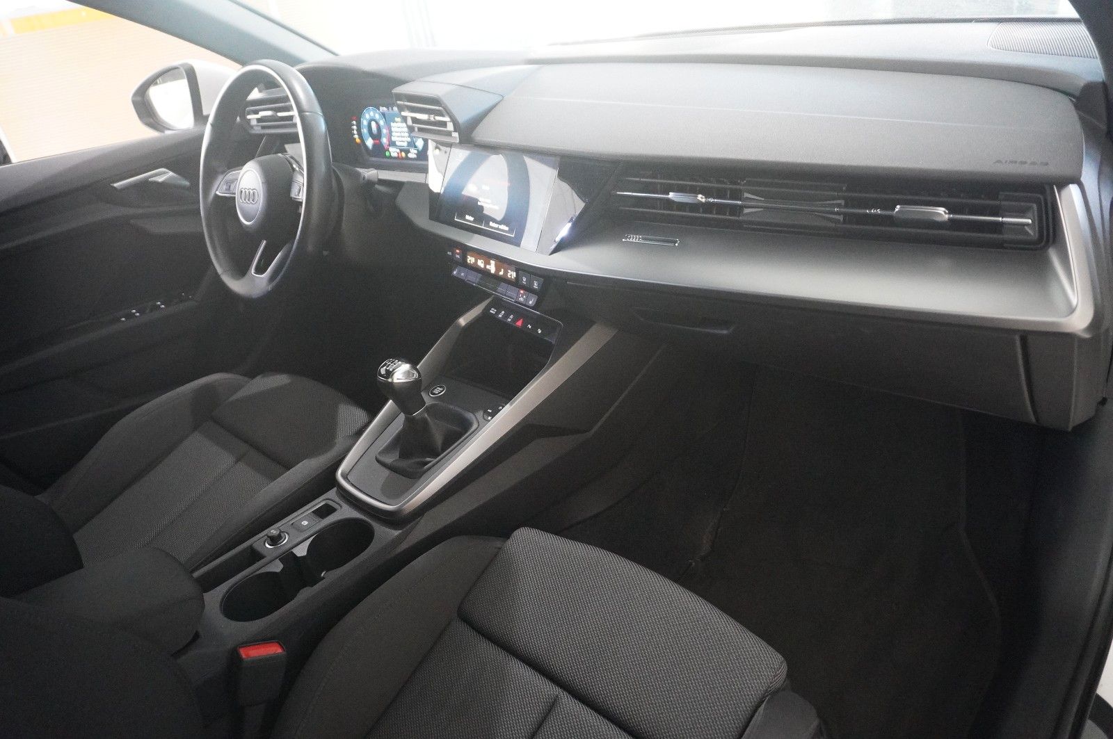 Fahrzeugabbildung Audi A3 Sportback 35 TFSI ADVANCED NAVI/SH/KAMERA/AHK