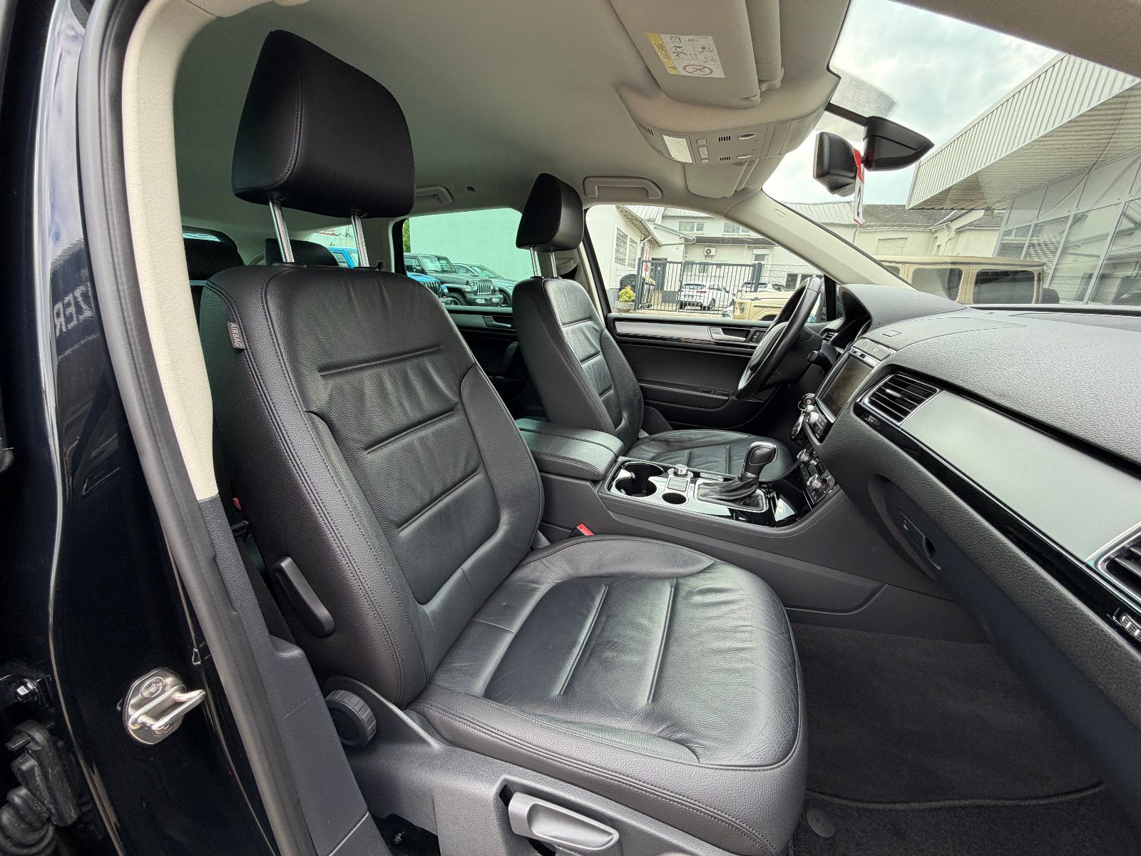 Fahrzeugabbildung Volkswagen Touareg V6 TDI Terrain Tech 4Mot/NAVI/LED/LEDER