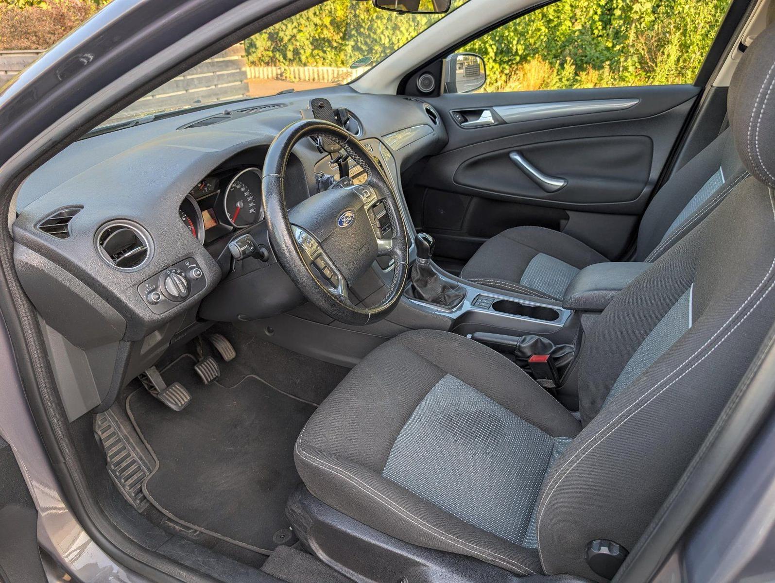 Ford Mondeo 2011 — photo 8