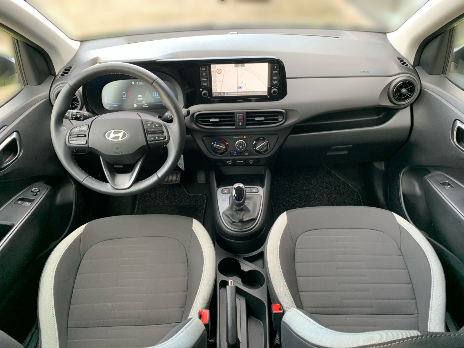 Fahrzeugabbildung Hyundai i10 Automatik 1.0 Trend Navi Kamera