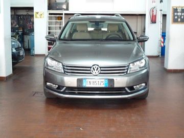 Volkswagen Passat - 1