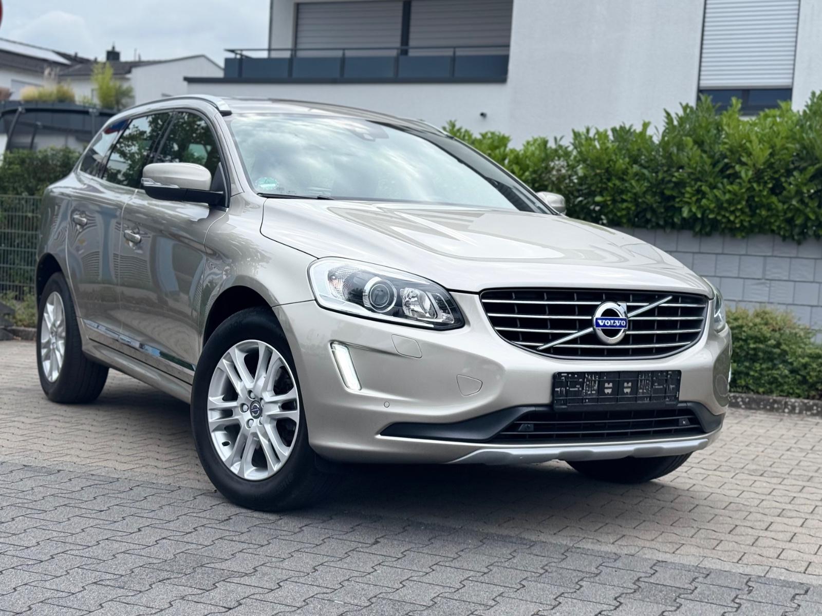 Volvo XC 60 D5 Summum AWD*Pano*Xenon*AHK