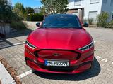 Ford Mustang Mach-E 99 kWh AWD Lucid-Rot Metallic  - Ford Mustang Mach-E aus 2021