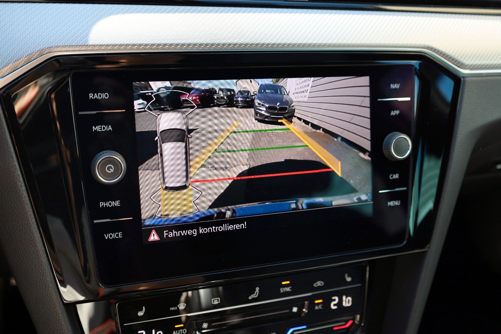 Fahrzeugabbildung Volkswagen Passat Variant R Line Leder,Navi,LED,ACC,CarPlay