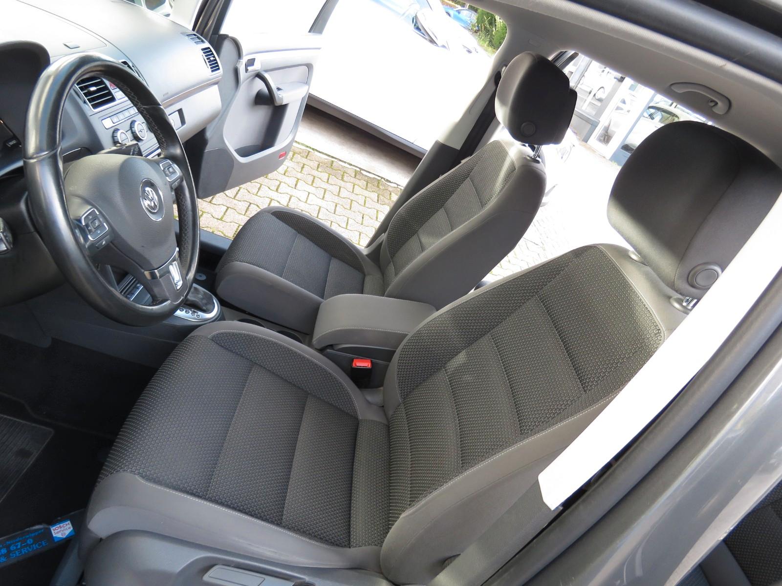 Volkswagen Touran Comfortline / AUTOMATIK / 7 SITZER