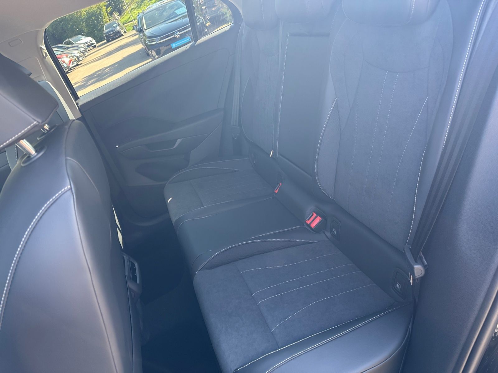 Volkswagen T-Roc - Bild 11