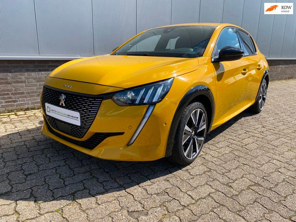 Peugeot 208 1.5 BlueHDi GT-Line kamera Led Apple Car Pla