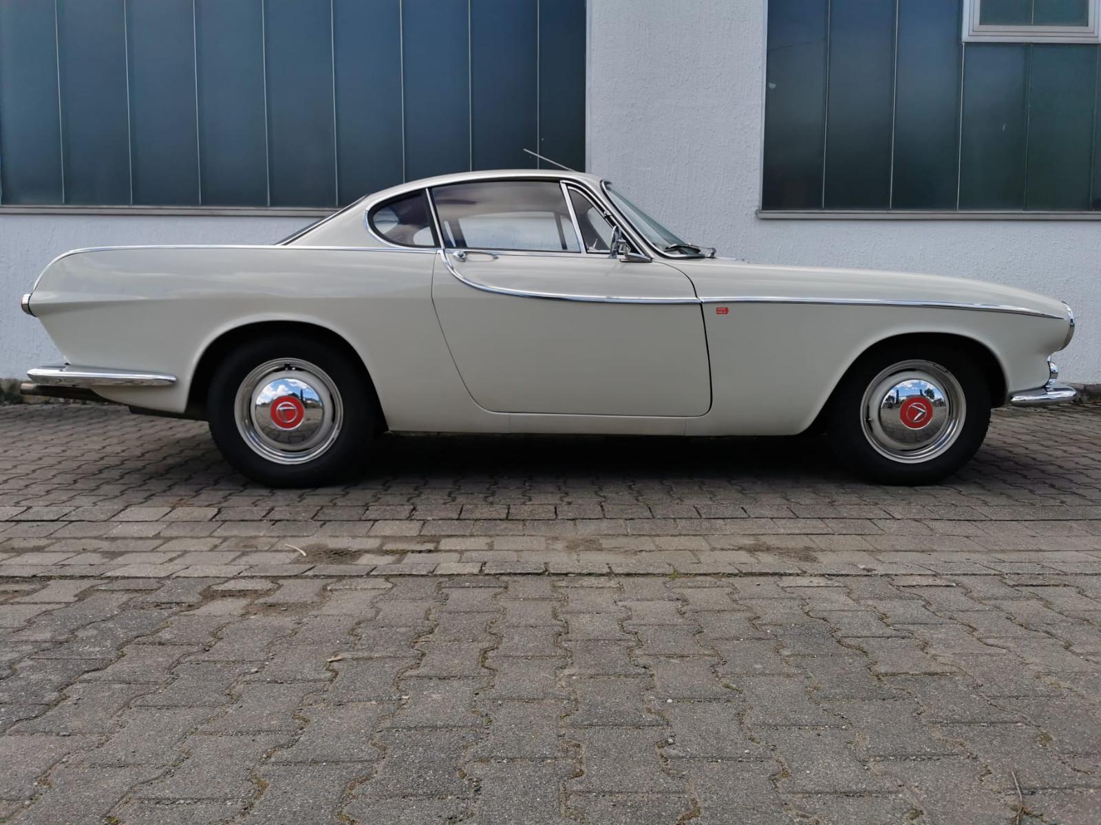 Volvo P1800
