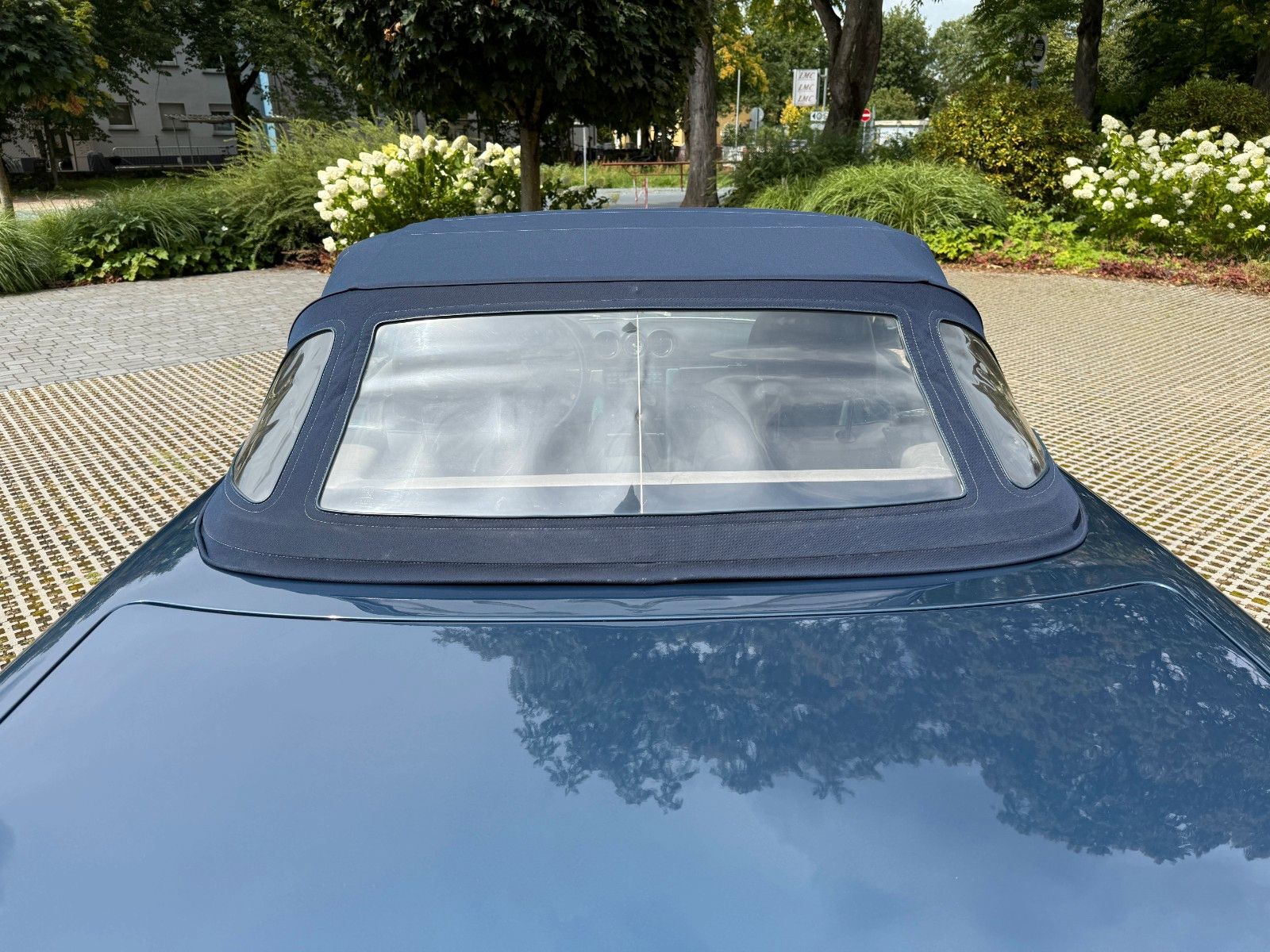 Fahrzeugabbildung Mercedes-Benz SL 560
