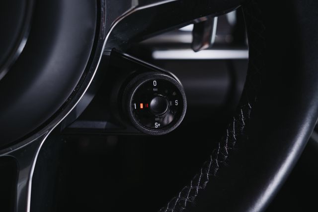 Fahrzeugabbildung Porsche Panamera Sport Turismo Turbo Approved Carbon