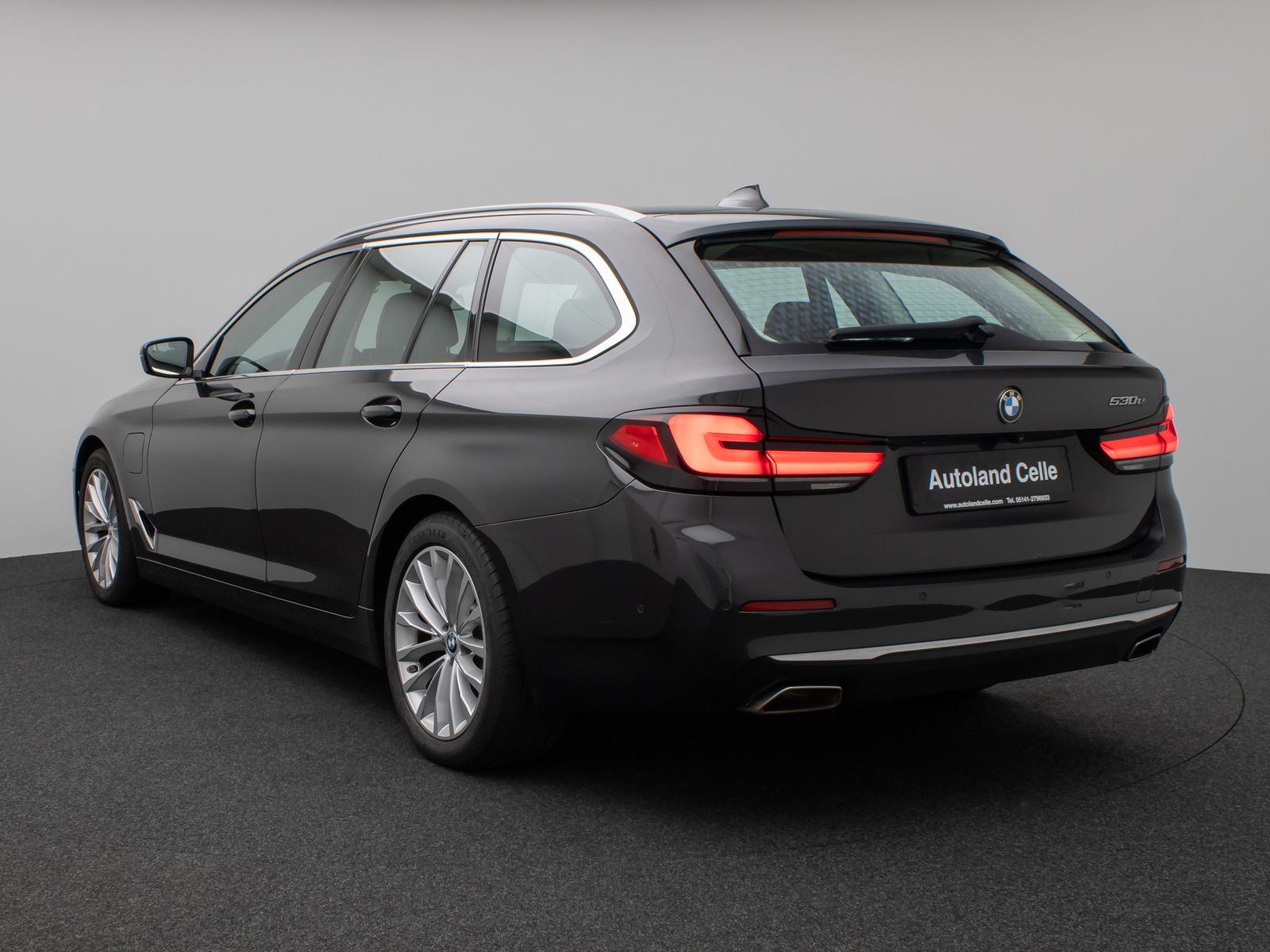 Fahrzeugabbildung BMW 530e  Luxury Line Kamera Laser HUD HiFi Komfort