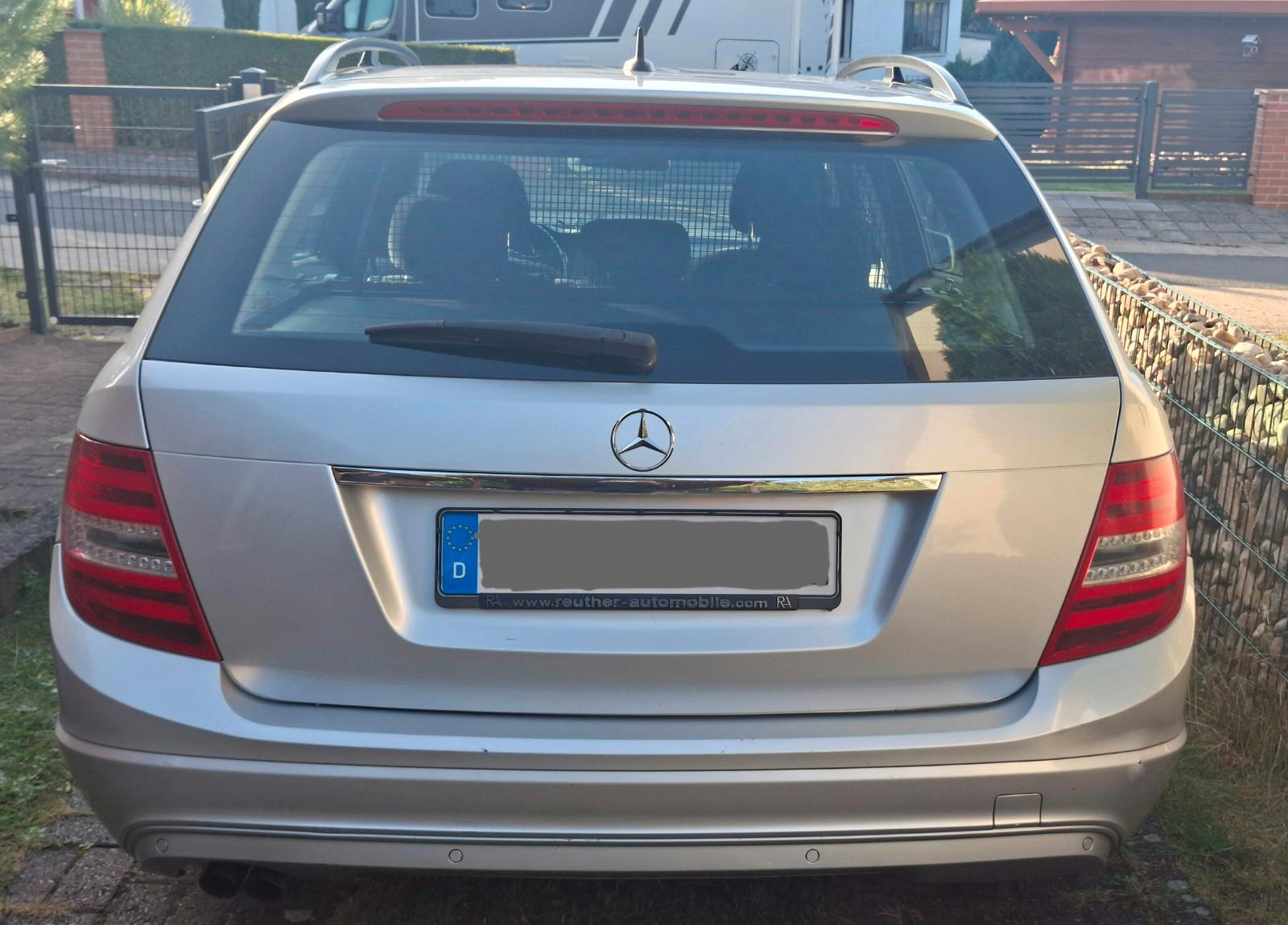 Mercedes-Benz C200 2012 — rear view