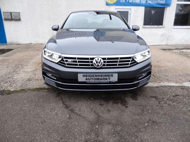 Fahrzeugabbildung Volkswagen Passat/Highline/2xR-Line/LED/Virtual/Kam/Leder/