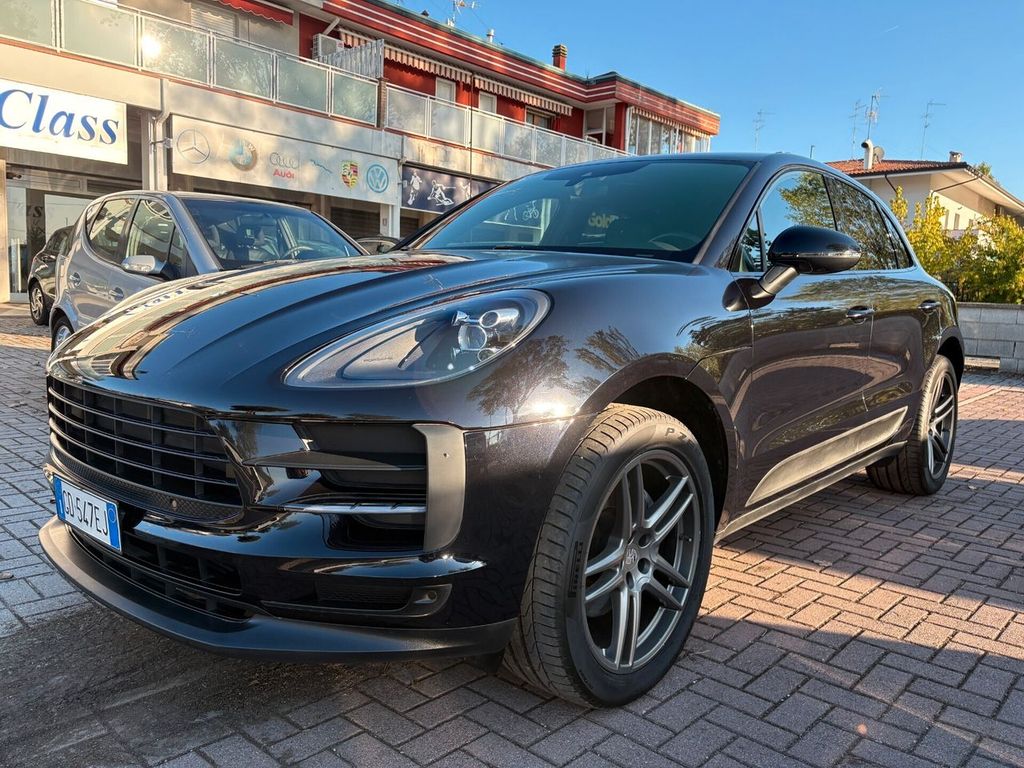 Image of Porsche Macan