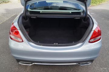 Mercedes-Benz C 180 Exclusive NAVI-AHK-TEILLEDER-SHZG-TEMPOMAT