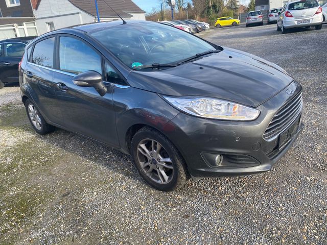 Ford Fiesta Titanium AUTOMATIK  Motor läuft Unrund !